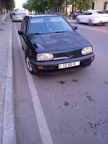 07 ucuz: Volkswagen Golf III, qara rəng, 5 qapılı hetçbek. Xüsusiyyətlər: - — 1