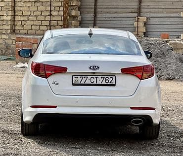 kia seed: Kia K5 sedan – ağ rəng, 4 qapılı, Azərbaycan nömrə nişanı (77-CT-762) — 4