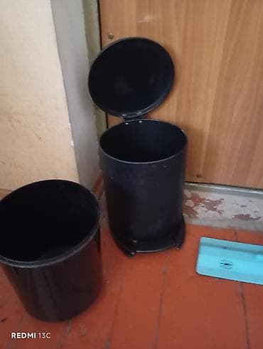 mop qiyməti: Plastik kvadrat mop vedrəsi - Rəng: boz gövdə, qırmızı üst hissə - — 10