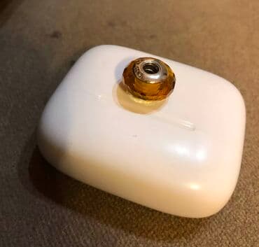 pandora qutusu: Bilərzik, Pandora, Gümüş, Ünvandan götürmə — 5