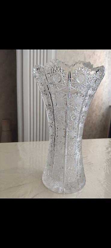 Bir vaza, Xrustal lalafo.az -da Bir vaza, Xrustal