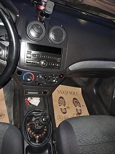 Aksesuarlar və tüninq: - Ön/Arxa işıqlar: klassik halogen faralar, duman işığı yuvaları olan — 8