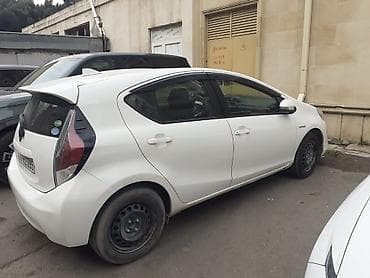 tofas satilir: Toyota Aqua icarəsi Depazit 300 Azn Günlük 25 Azn Taksi senedi var Yağ — 4