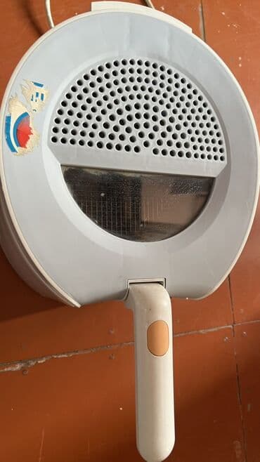 Фритюрницы: Elektrik fritöz - Yuvarlaq gövdəli, qapaqlı dizayn - Ön hissədə — 1