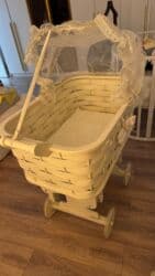 коляски в баку: Gözəl görünüşü var. Yellənmir sabitdir.(üzərində konstruksiya var — 4