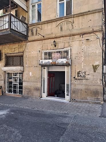 İcarəyə obyekt – küçəyə çıxışı olan, nişanları mövcuddur; piyada — 8