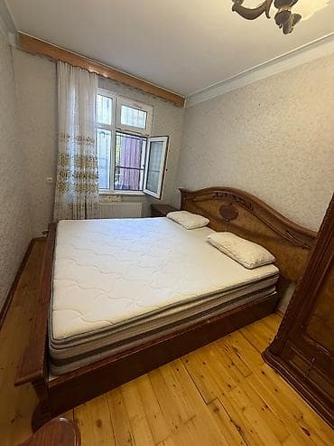 qoz: Klassik üslubda yataq otağı dəsti Komplekt: - İki nəfərlik çarpayı — 9