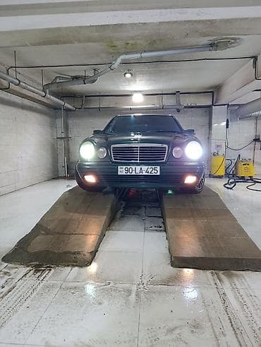 w210 krilo: Mercedes-Benz E-Class: 2 l | 1998 il Sedan — 2