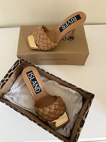 setka ayaqqabılar: River Island qadın sandaleti - Model: açıq burunlu, kvadrat ön hissə — 2