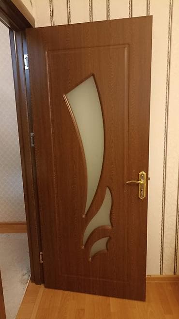 şkalad: İç qapı – taxta teksturalı, şokolad qəhvəyi rəngde 6 eded di teze — 3