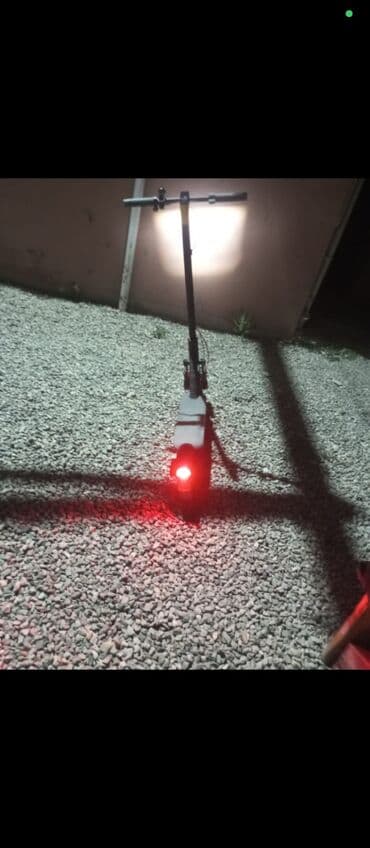 Volkswagen: Şəhər daxili rahat hərəkət üçün elektrik skuter. Texniki — 2