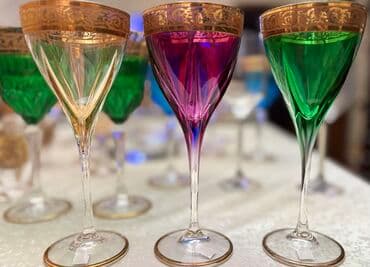 qız şəkilləri çəkmək: Qədəhlər — 17