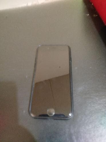 iphone 8s plus: IPhone 7, 32 GB, Qara, Barmaq izi — 3