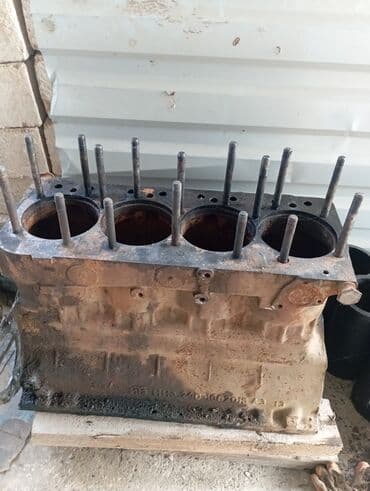 Məhsul: 4 silindrli mühərrik bloku Təsvir: salam mtz 80 blokudu heç