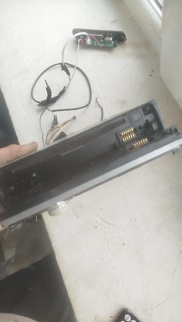 Maqnitol, Pioneer, AUX