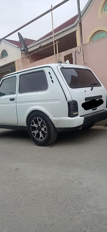 ВАЗ (ЛАДА): ВАЗ (ЛАДА) 4x4 Нива: 1.7 л | 2015 г. 187000 км Внедорожник — 4