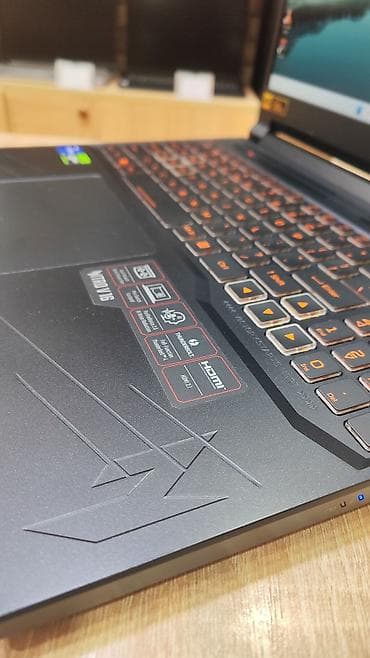 intel core: ​💻 Acer Nitro V16 ​📝 Model: Acer Nitro V16 ​🧠 Prosessor (CPU): Intel — 4
