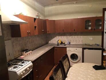 kirayə mənzillər 2022: Bayılda 163 nömrəli məktəbin yanında,4/2-si təmirli,2 otaqlı, Əşyaları — 3