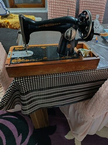 ручная швейна машина: Antik tikiş maşını – mexaniki, stolüstü model - Korpus: döküm metal — 5