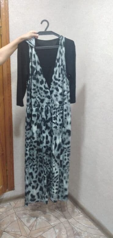 qadın geyimləri və qiymətləri: Kapuşonlu paltar 54 razmer. 9 azn. wap: 0506794049 — 1