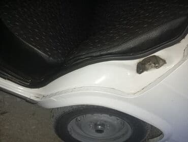 ceşka disk: VAZ 2107 – klassik sedan - Korpus: ağ rəng, 4 qapı, arxa ötürücülü - — 10