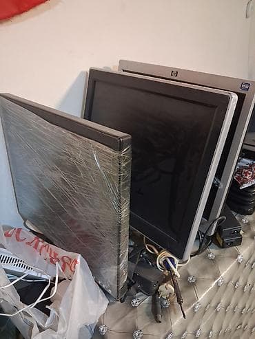 4 ədəd sadə noutbuk və 3 ədəd 17 lik monitor .noutbukların hamısı lalafo.az -da 4 ədəd sadə noutbuk və 3 ədəd 17 lik monitor .noutbukların hamısı