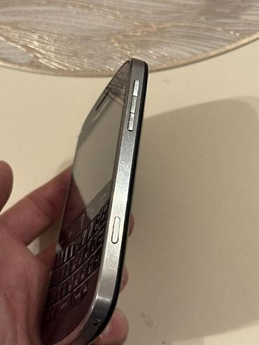 islenmis kamera: Blackberry Bold, rəng - Qara, Düyməli — 3