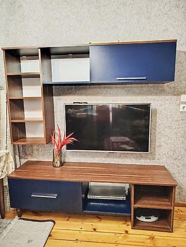 hamam ucun rəf: Düz TV altlığı, Polkalı, Laminat — 1