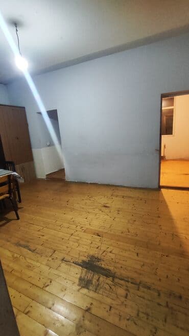 kiraye ev nermanovda: Hər şəraitli. komsamol dairəsində piyada keçidin yanında. 2 otaqlı ev — 2