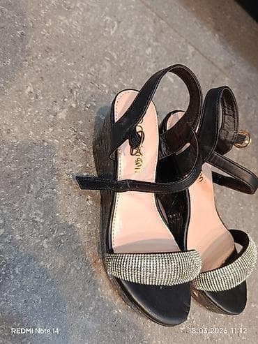 ayaqab: Zəncir qaşlı qadın sandaleti – platformalı - Rəng: qara - Üst hissə — 2