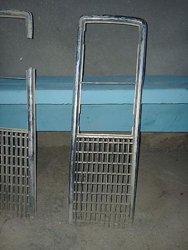 190 radiator: Məhsul: Avtomobilin ön radiator barmaqlığı (cüt hissə) Təsvir: - — 2