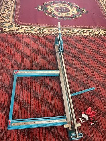 şir tortu: İşlənmiş Əl ilə çalışan Kafel kəsən stanok, 1200 mm — 2