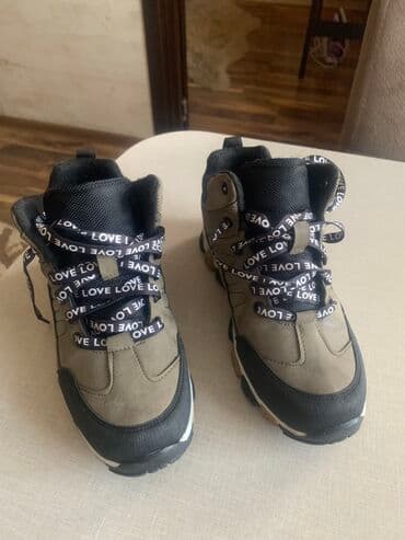 женские кеды сникерсы: Krasofka 37 razmer, Flo dan 50 azn alinib, 1-2 defe geyilib teze — 2