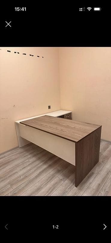 mudir dəsti: Ofis üçün L‑şəkilli rəhbər masa - Dizayn: L-formalı, işçi səthi və — 1