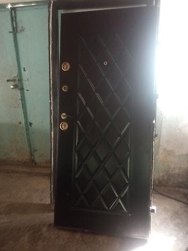 Dəmir giriş qapısı – klassik romb naxışlı panel - Material: ağır