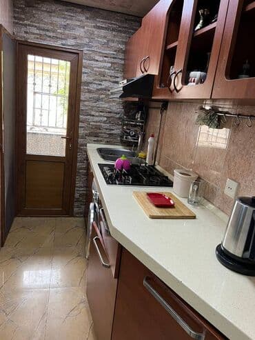 otaq yoldaşı qız: Gənclik metrosunun dedoqorqut parkına yaxın drujba kinoteatrina yaxın — 12