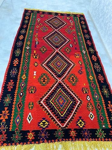 isma mirage: Qırmızı Əsaslı Əl Toxuması Kilim Dizaynlı Xalça. Şamaxıda — 4