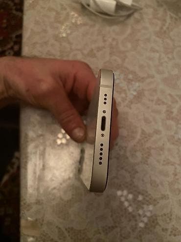 iphone 8 pilus: IPhone 13, Starlight, Simsiz şarj — 3