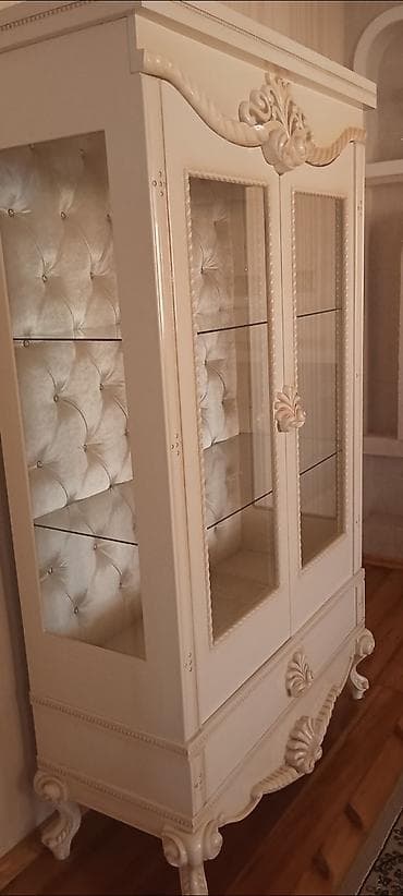 Reklam lövhələri: Şüşəli dolab vitrini, İşlənmiş — 3