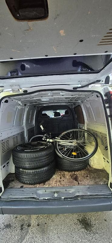 kreditle satilan ford transit: Mercedes-Benz Vito: 2.2 l | 2010 il Van body type — 10