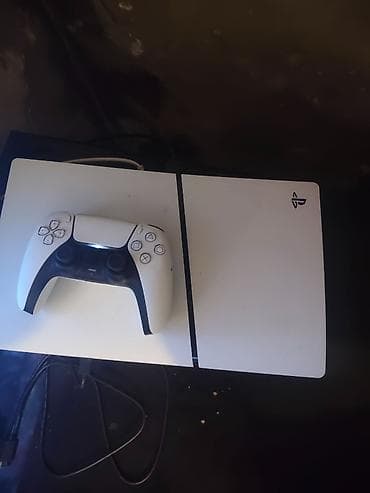 PS5 (Sony PlayStation 5): Salam az işləmiş 1 pultu üstündə üstünə oyunlar var gta 5 FC 26 mortal — 2