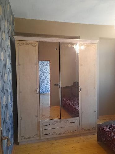 İşlənmiş, 3 qapılı, Güzgülü, Bej, Digər material, Açılan, Düz dolab