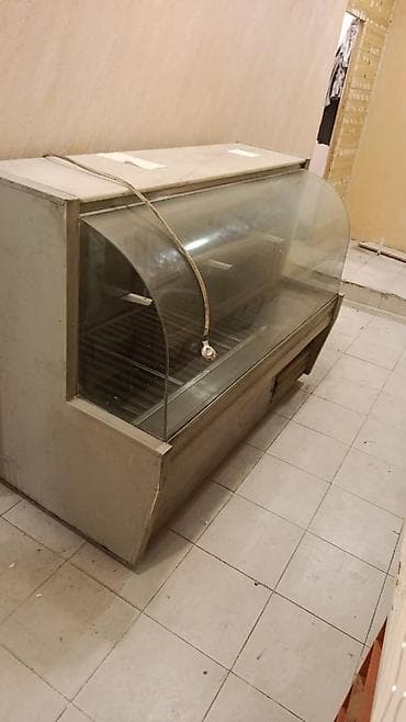 quru vitrin: Soyuducu süd ve et mehsullari ücün Nerj matrialdan yigilib.paslanan — 1