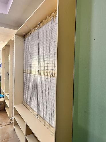 divar vitrini: Mağaza üçün vitrin stendi və şəbəkəli asma sistemi - Modul tipli — 4