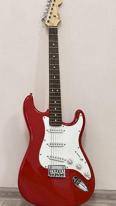 Musiqi alətləri: Elektron gitara, Fender, 6 sim, İşlənmiş, Ünvandan götürmə — 1