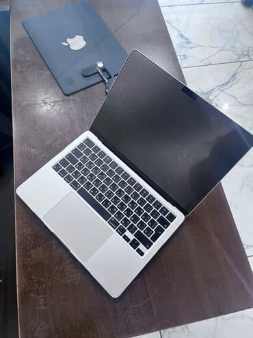 MSI: Apple MacBook (gümüş rəng) - Ekran: 13.6" Liquid Retina, nazik — 3