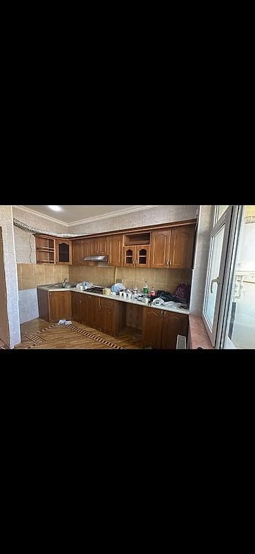 Tecili satilir. Uzunu 360 sm Qaz aspiratır moyka üstündə. Qiymet 350 — 1