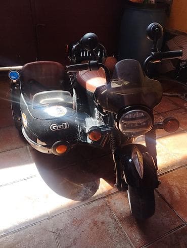 Uşaq üçün elektrikli motosikl – sidecarlı model - Korpus: 3 təkərli — 1