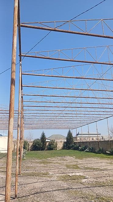 пищевой бак пластиковый 300 литров: Hazır Navest Satılır 
Metrəsi 12 manatdır.Keyfiyyətli materialdır — 2