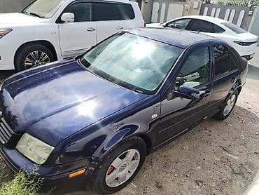 audi a6 2000: Volkswagen Bora: 1.6 l | 2001 il Sedan — 4